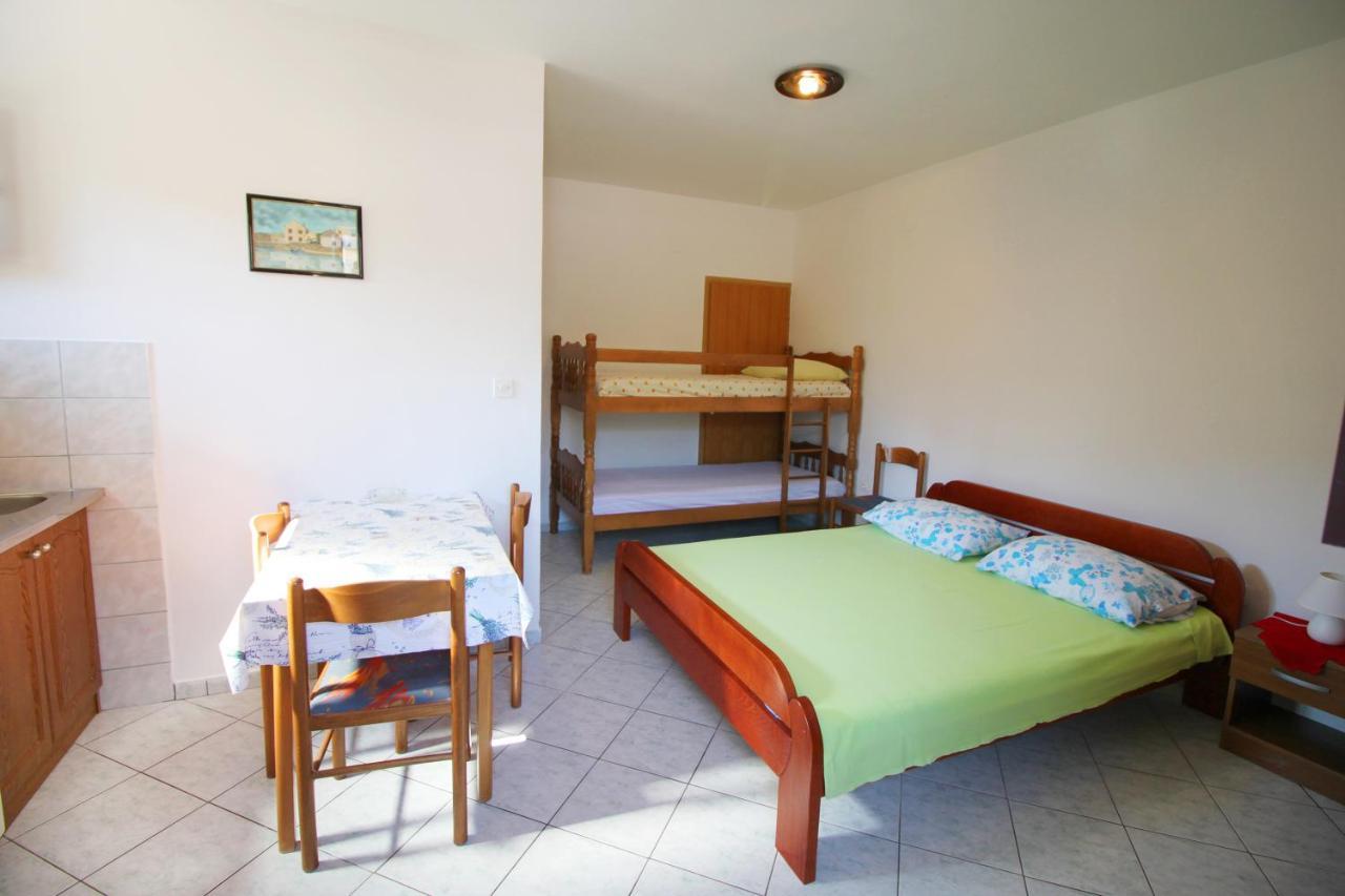 Ferienwohnung Dubravka Dinjiška Exterior foto
