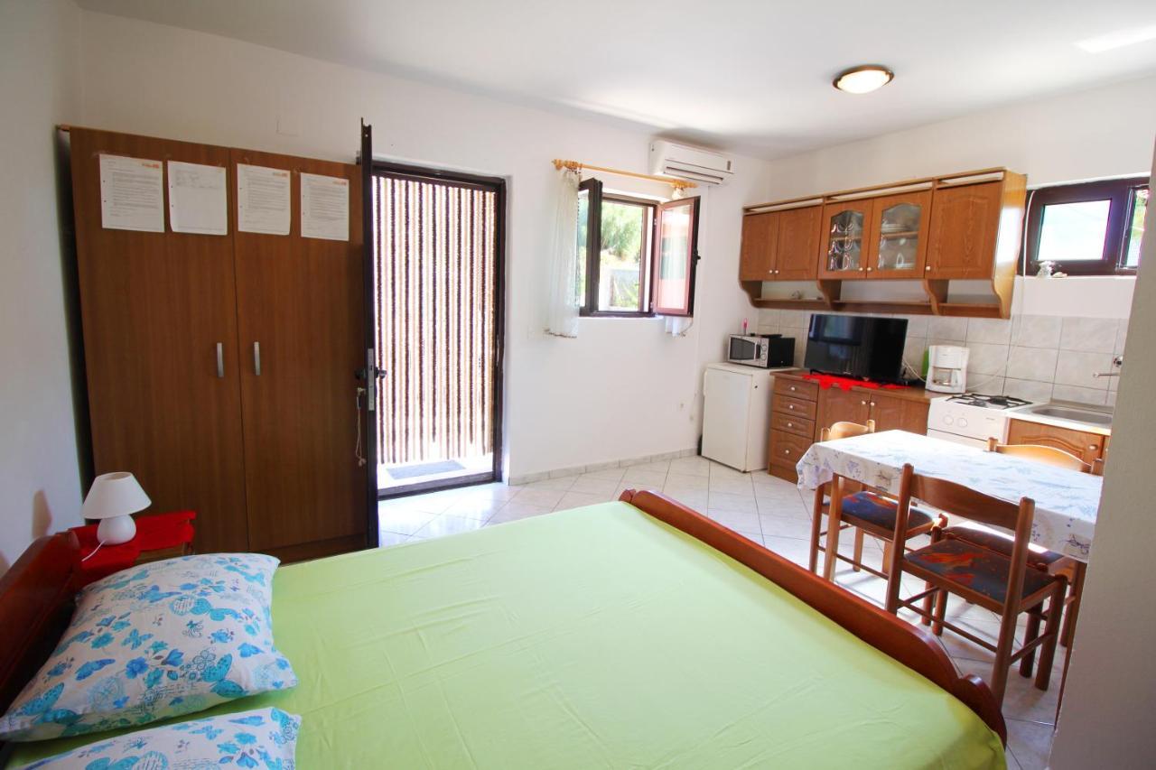 Ferienwohnung Dubravka Dinjiška Exterior foto